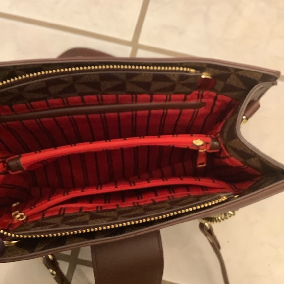 Brown and tan checkered bag - Picture 4 of 4